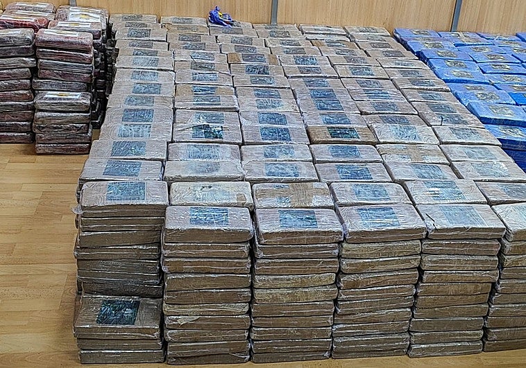Paquetes de cocaína intervenidos en la última operación antidroga en Valencia y Vallada.