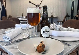 Croqueta de gamba roja.