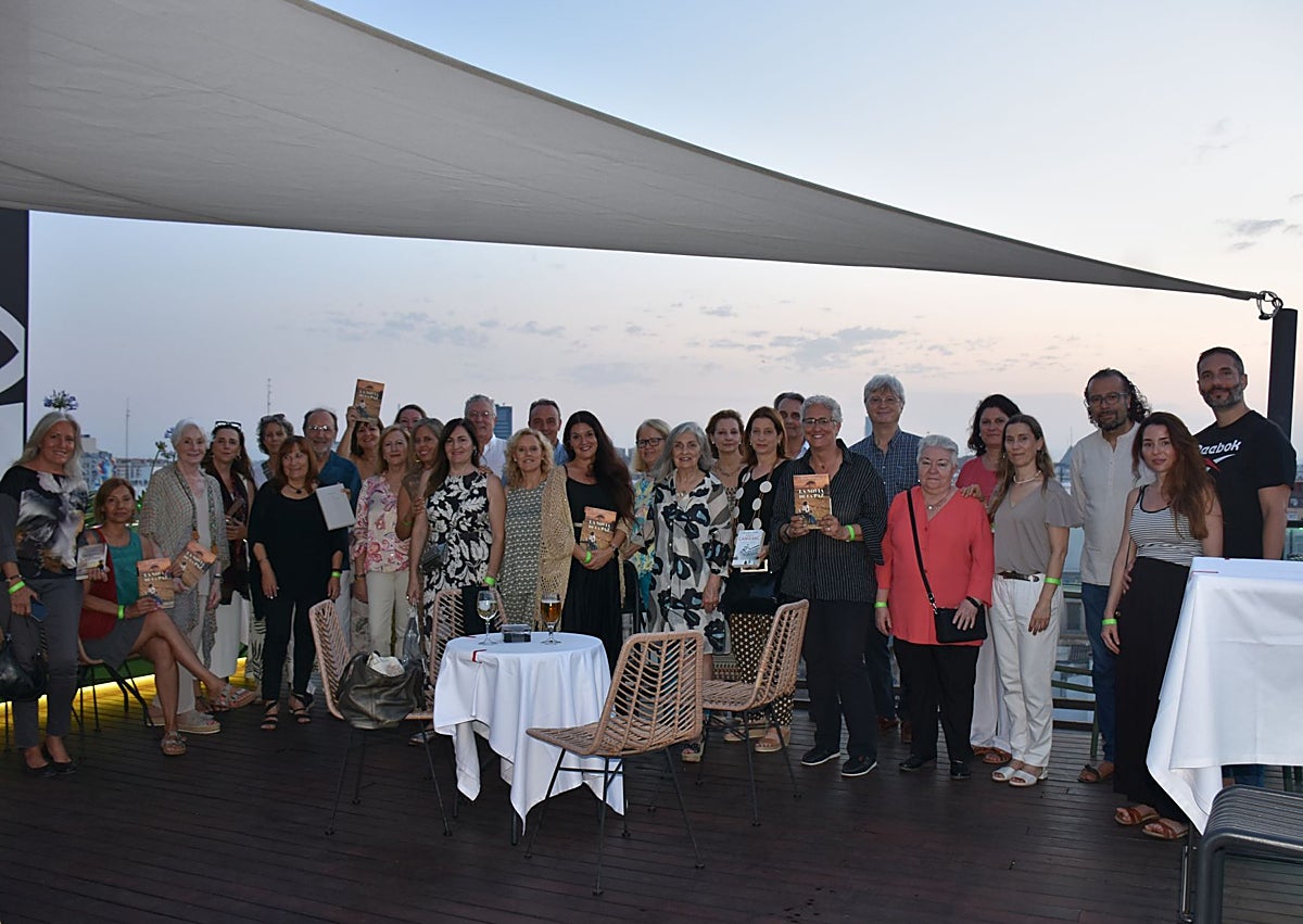 Imagen secundaria 1 - La literatura abandona la intimidad