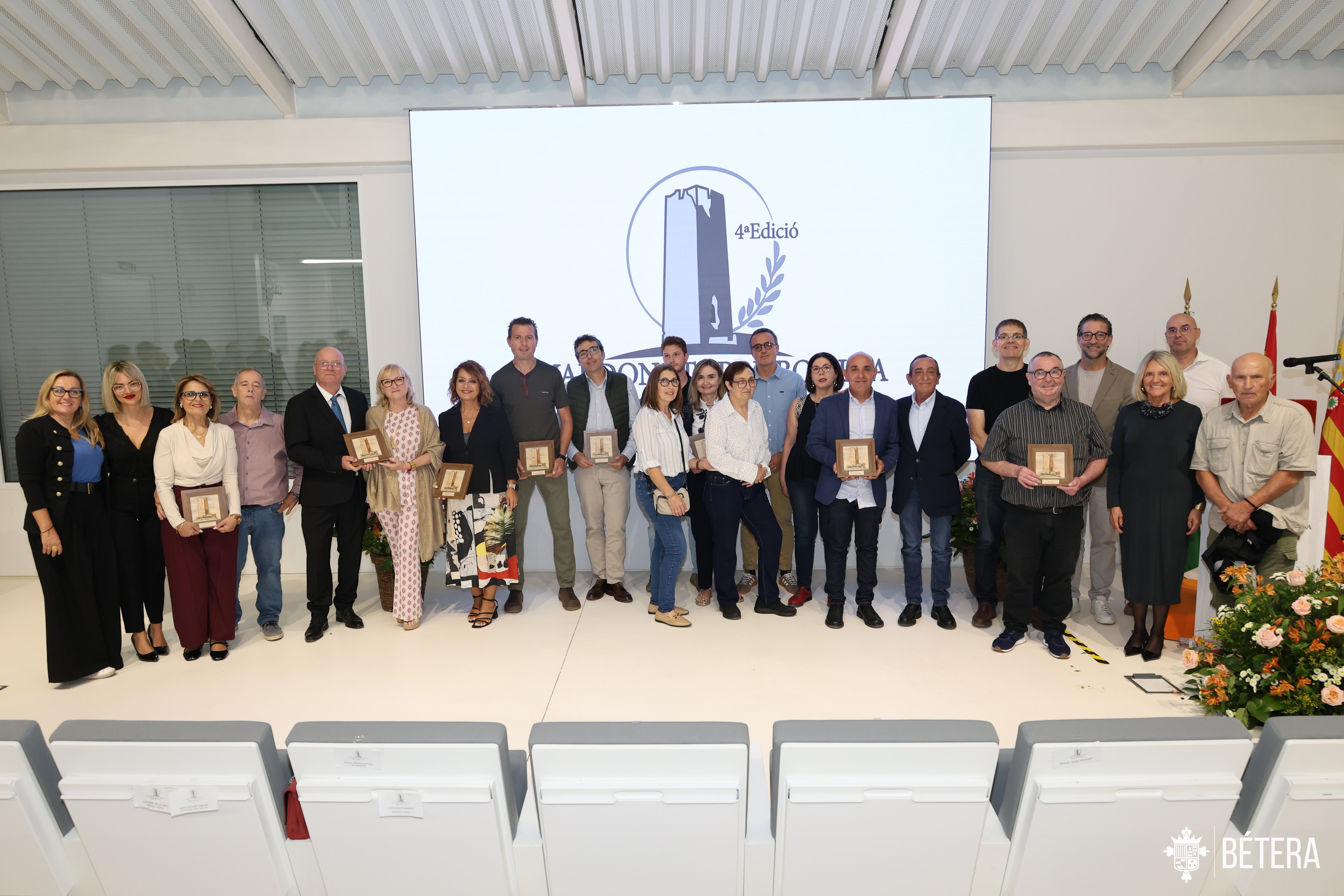 Premiados y autoridades.