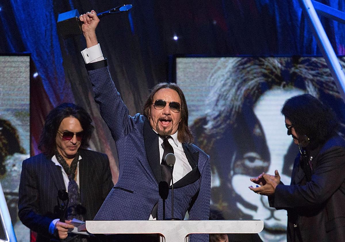 Imagen principal - Muere Ace Frehley, guitarrista fundador de Kiss, a los 74 años
