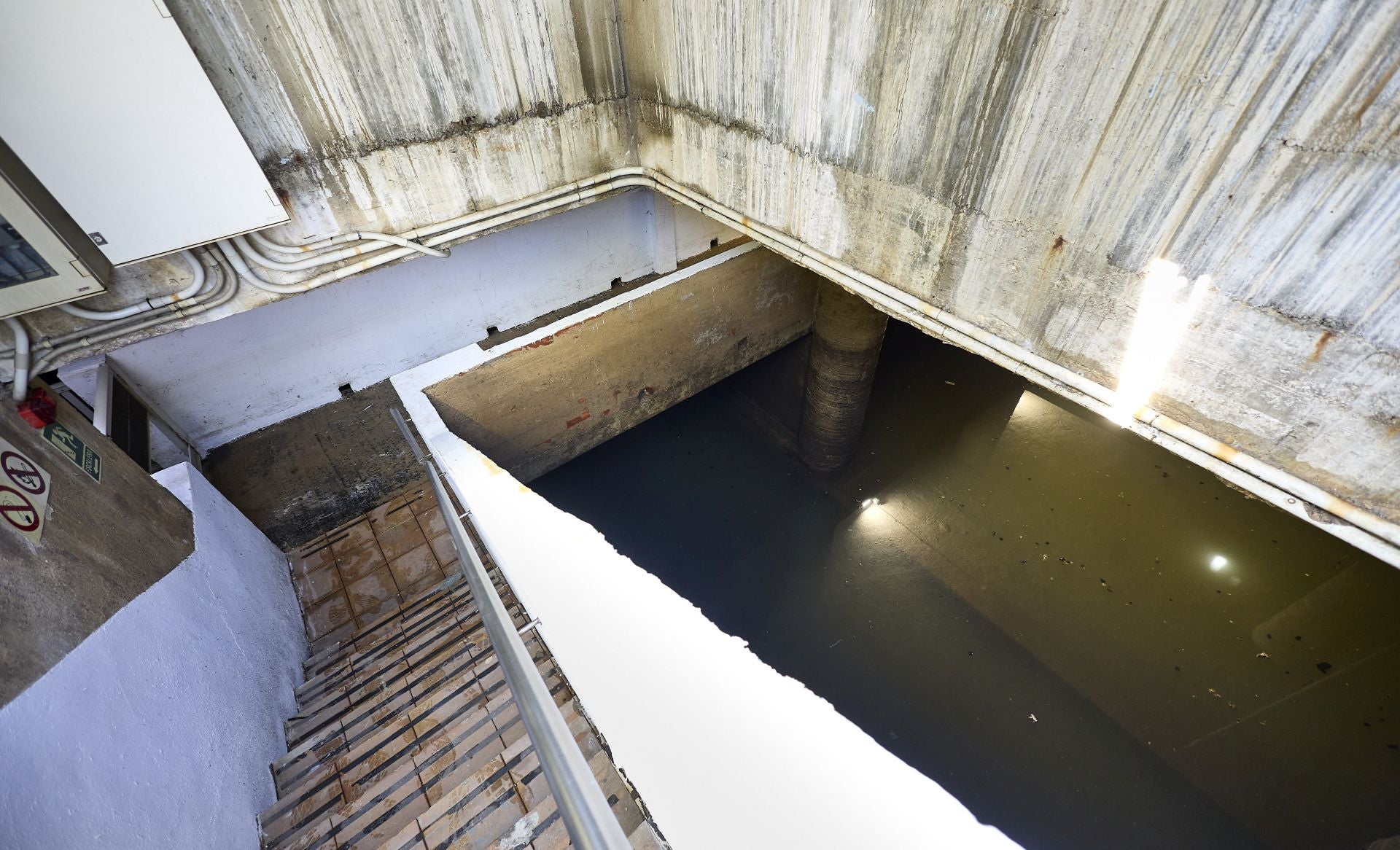 FOTOS | Dentro del tanque de tormentas de Eugenia Vinyes en Valencia