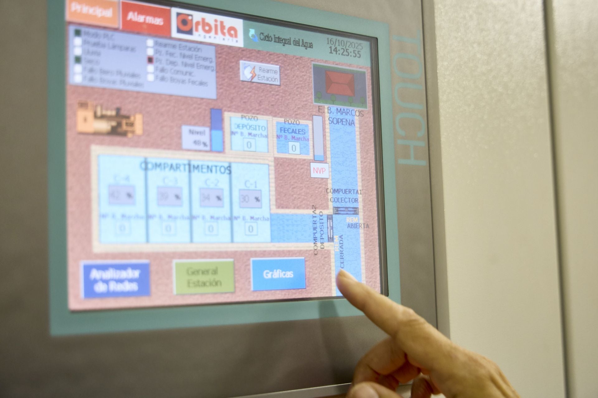 FOTOS | Dentro del tanque de tormentas de Eugenia Vinyes en Valencia