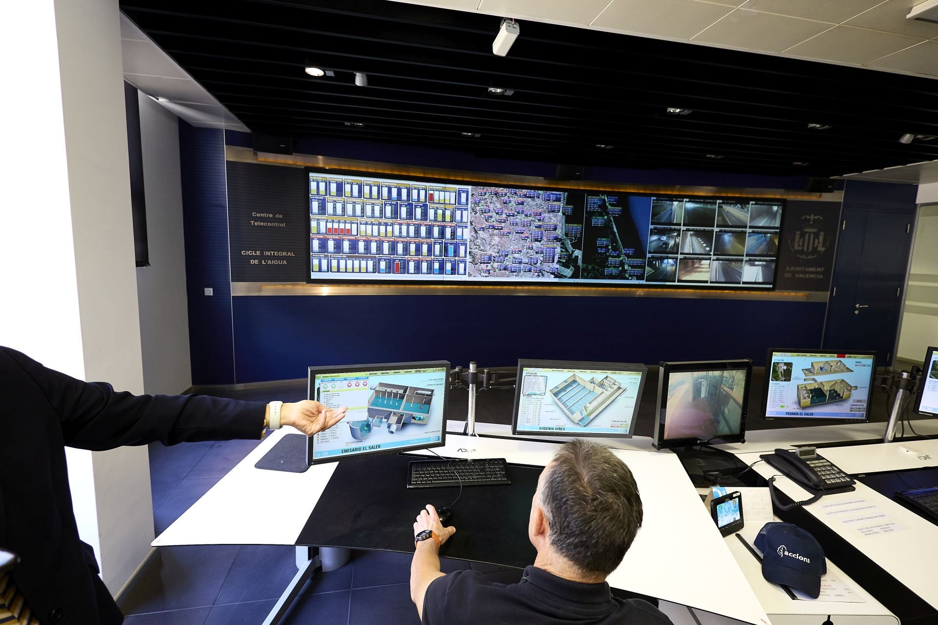 FOTOS | Dentro del tanque de tormentas de Eugenia Vinyes en Valencia