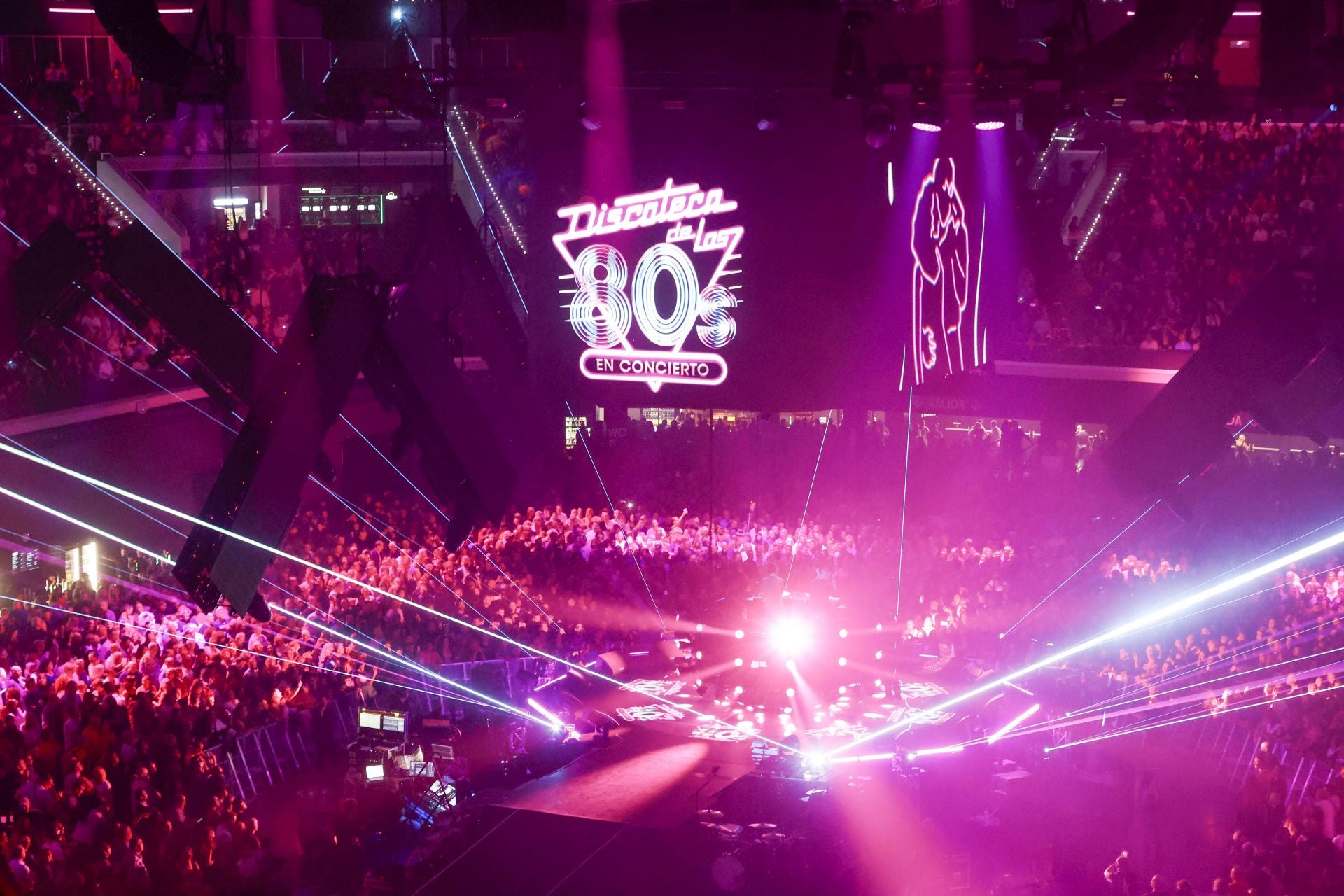 FOTOS | El Roig Arena celebra Discoteca de los 80 con Samantha Fox