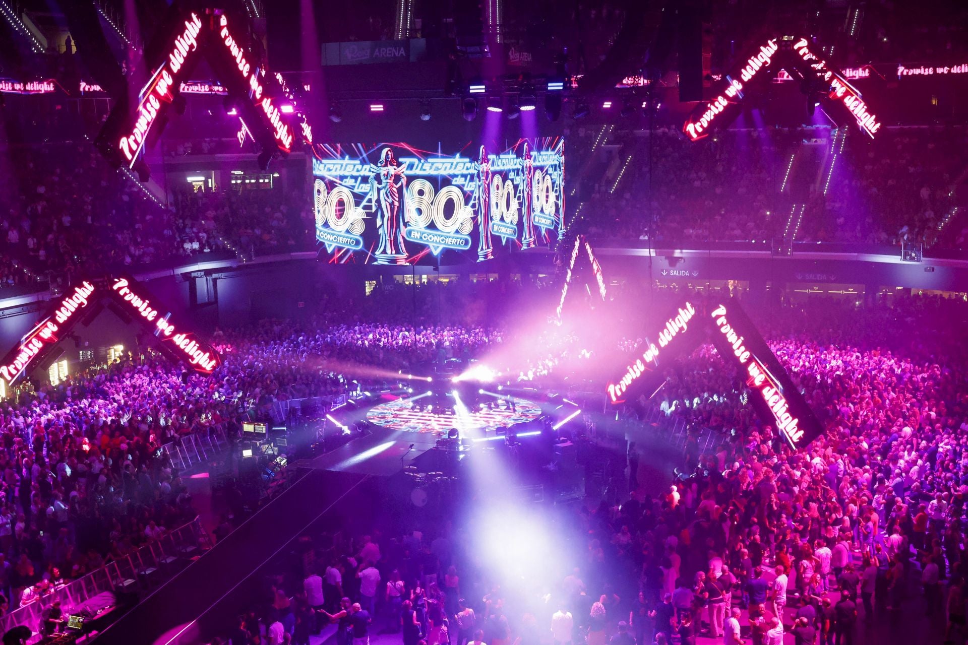 FOTOS | El Roig Arena celebra Discoteca de los 80 con Samantha Fox