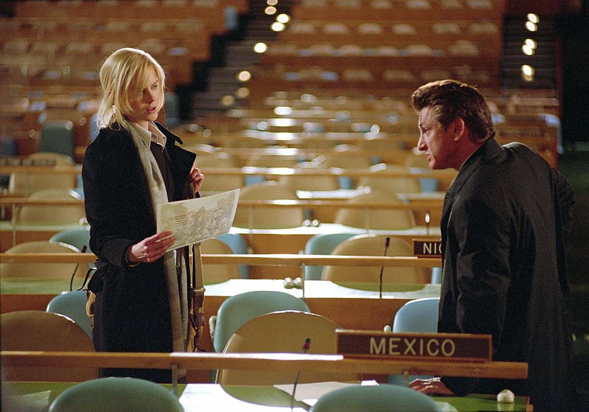 Nicole Kidman y Sean Penn en una escena de la película 'La intérprete'.