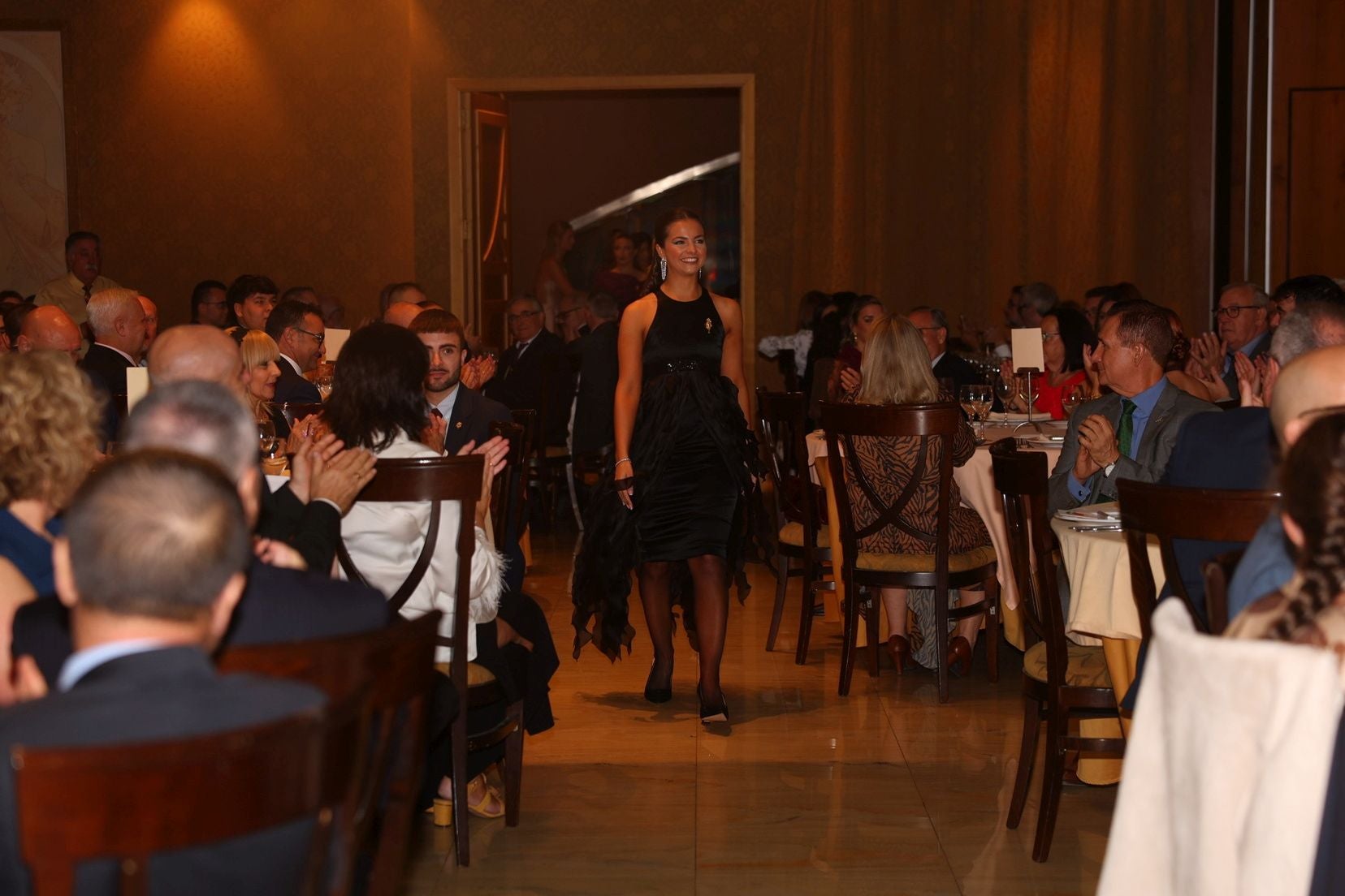 La despedida de las falleras mayores de Valencia 2025 y sus cortes de honor, en imágenes