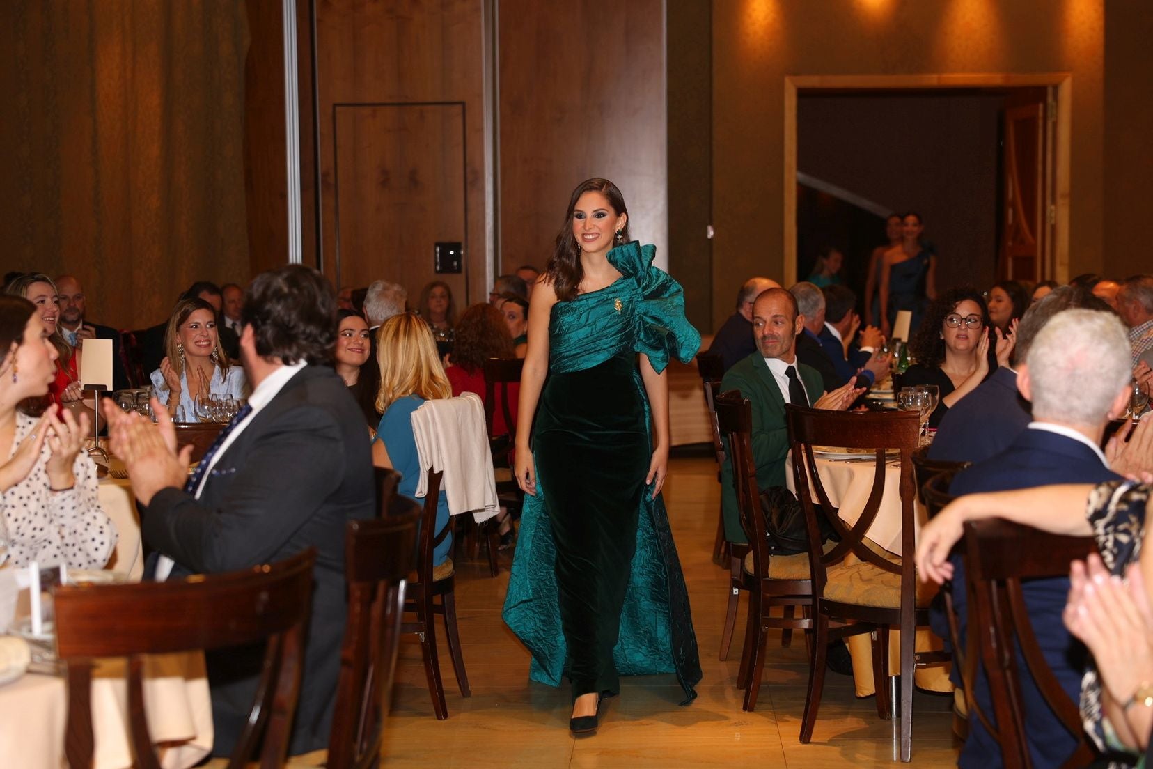 La despedida de las falleras mayores de Valencia 2025 y sus cortes de honor, en imágenes