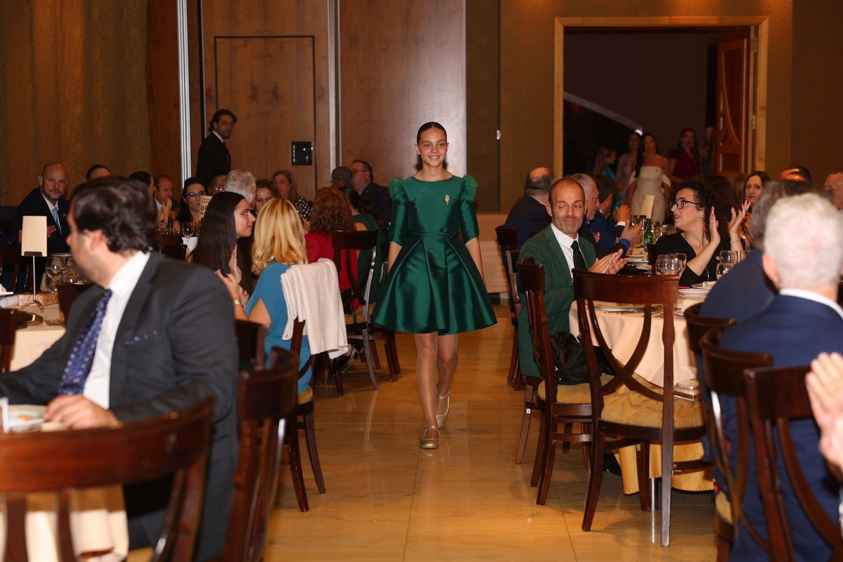 La despedida de las falleras mayores de Valencia 2025 y sus cortes de honor, en imágenes