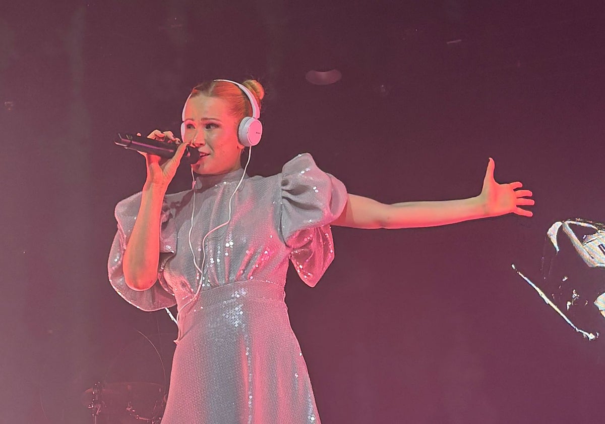 La cantante rusa Monetochka en el Roig Arena.