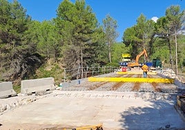 Uno de los puentes en reconstrucción en Yátova.
