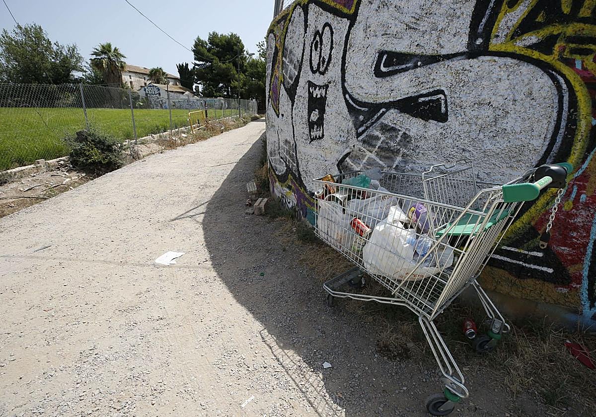 Restos de una de las raves ilegales cerca de la alquería de Serra en una imagen de archivo.