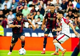 Carlos Álvarez, en el partido entre Levante y Rayo.