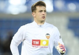 Julen Agirrezabala, calentando.
