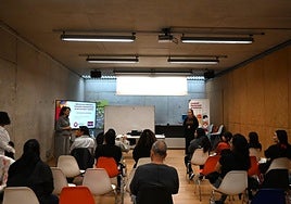 La alcaldesa de Quart, Cristina Mora, en la bienvenida al curso.