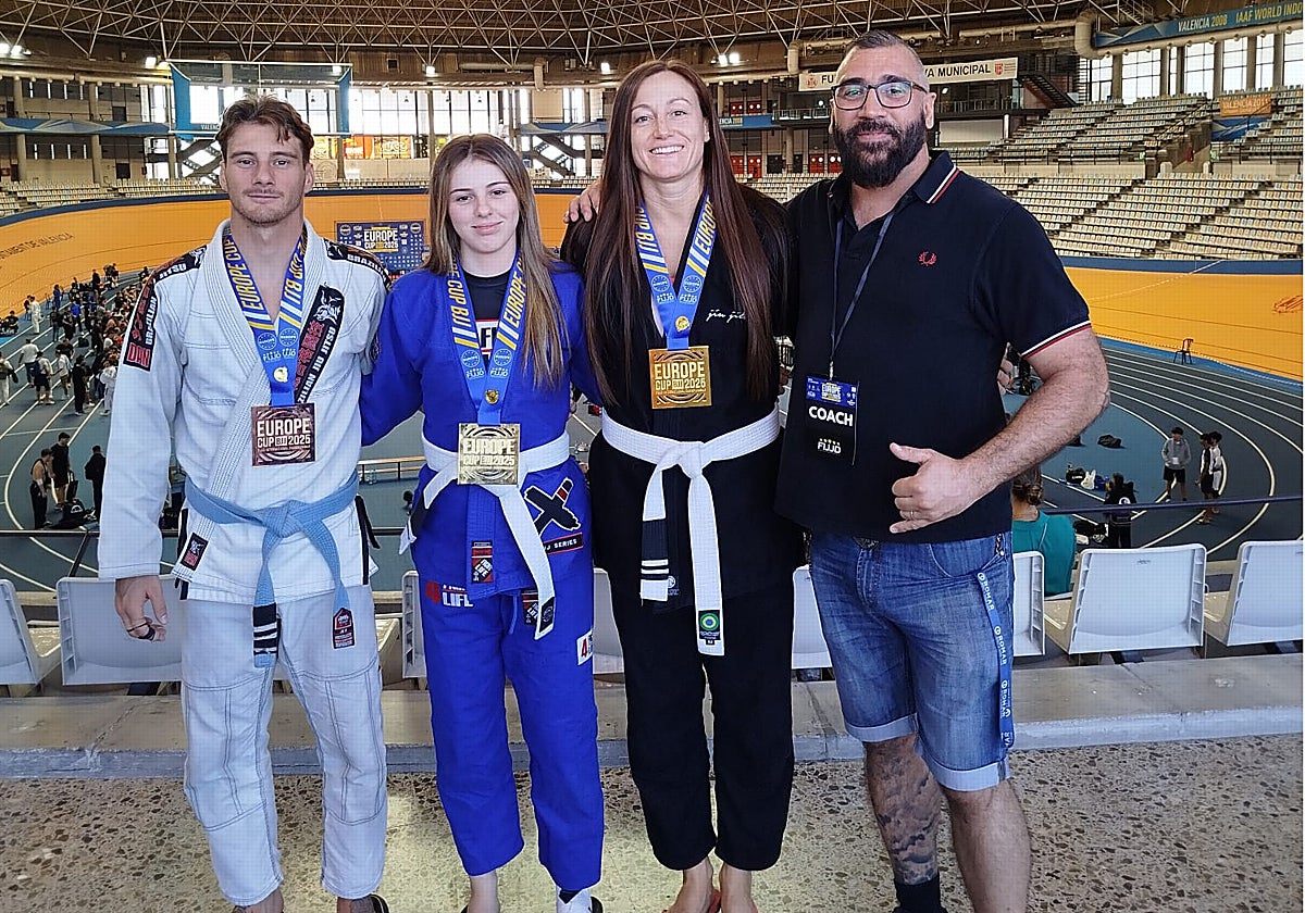 Representación del Club de Lluita Camp de Morvedre.