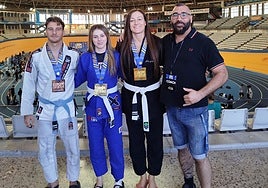 Representación del Club de Lluita Camp de Morvedre.