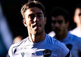 Iker Losada, entrenándose con el Levante.