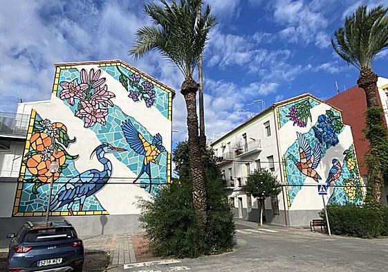 Aspecto de los dos murales ya acabados en inmuebles de Picanya.
