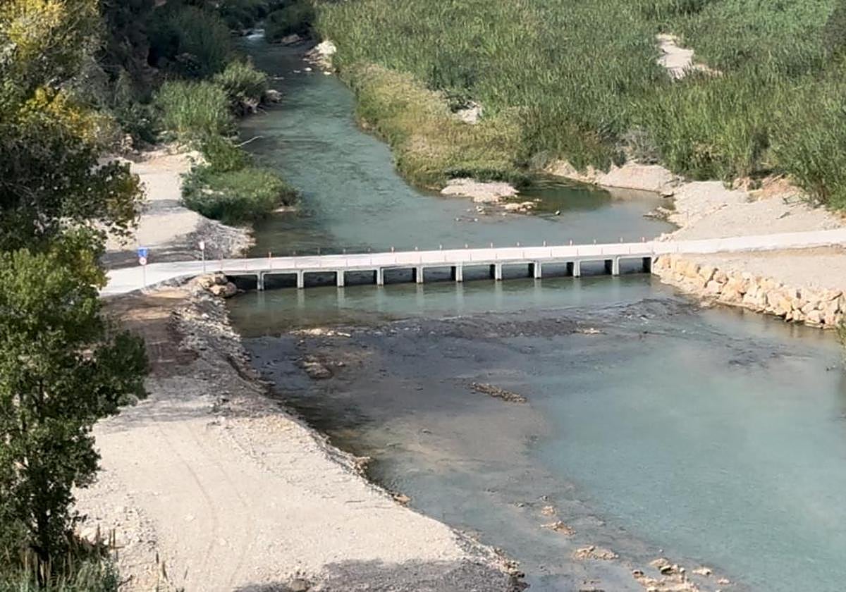 Puent sobre el río Turia en Gestalgar.