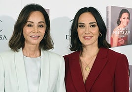 Isabel Preysler posa junto a su hija Tamara.