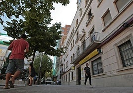 Fachada de Correos, en pleno centro de Gandia.