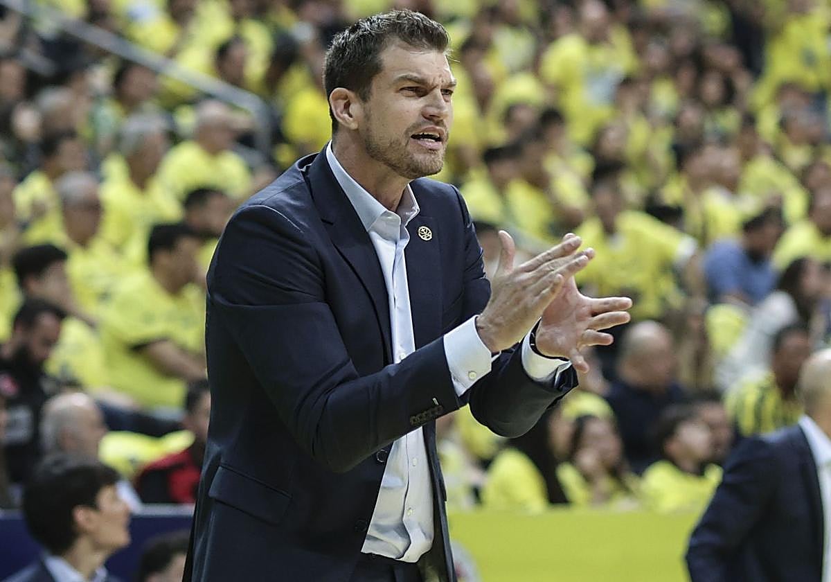 Tiago Splitter, como entrenador, en una imagen de archivo.