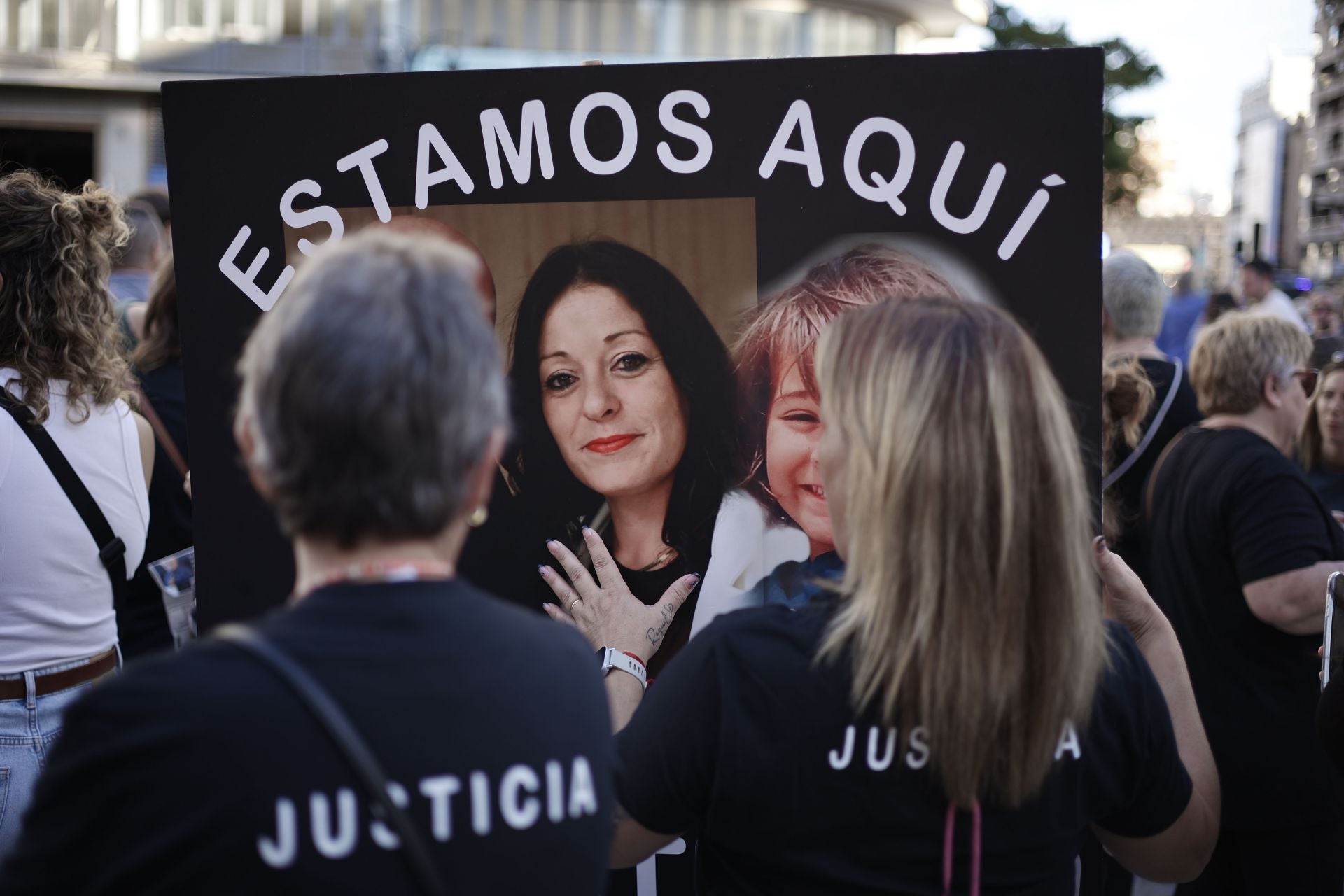 Fotos de la manifestación en recuerdo de las víctimas de la dana en el primer aniversario