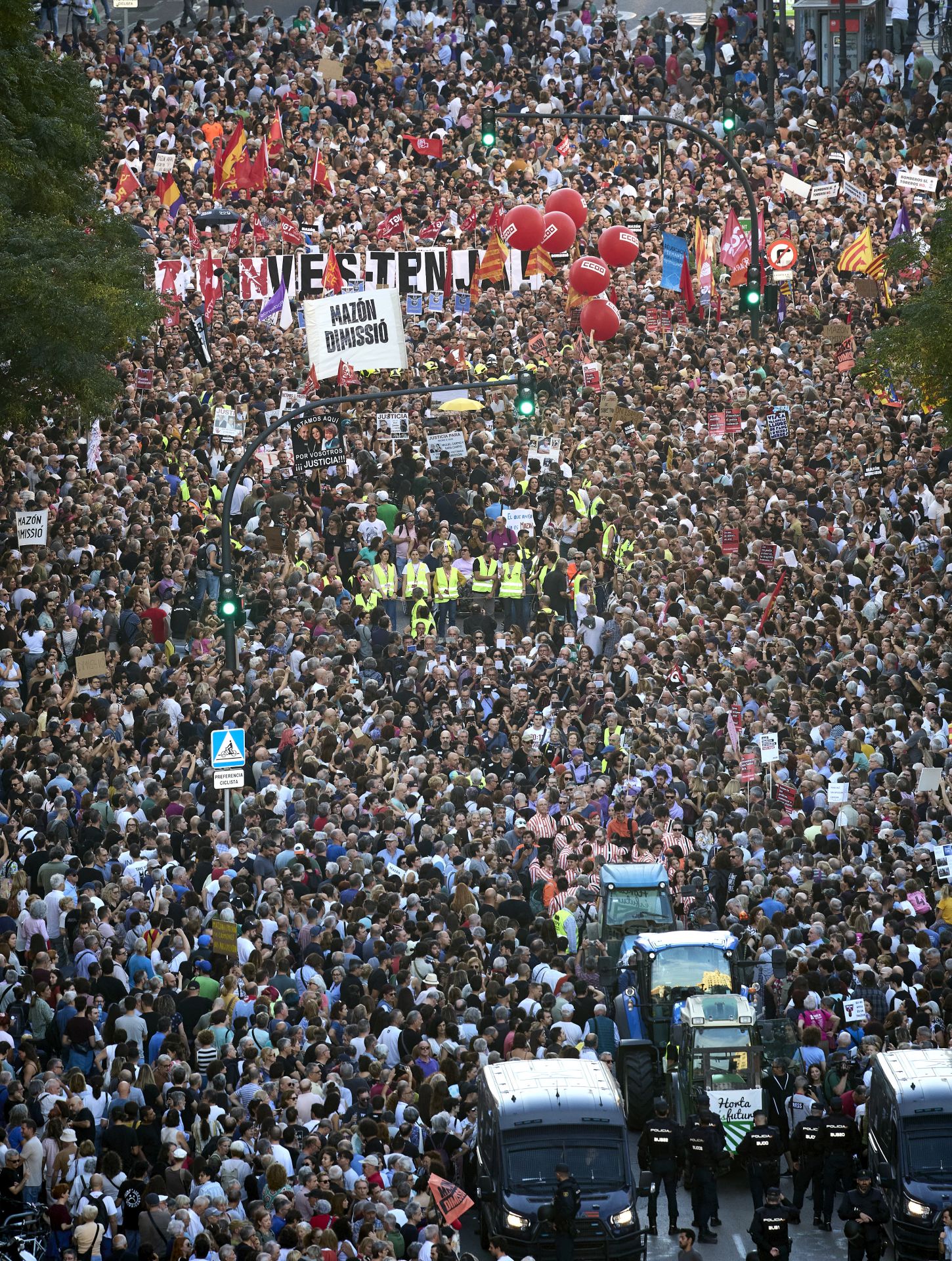 Fotos de la manifestación en recuerdo de las víctimas de la dana en el primer aniversario
