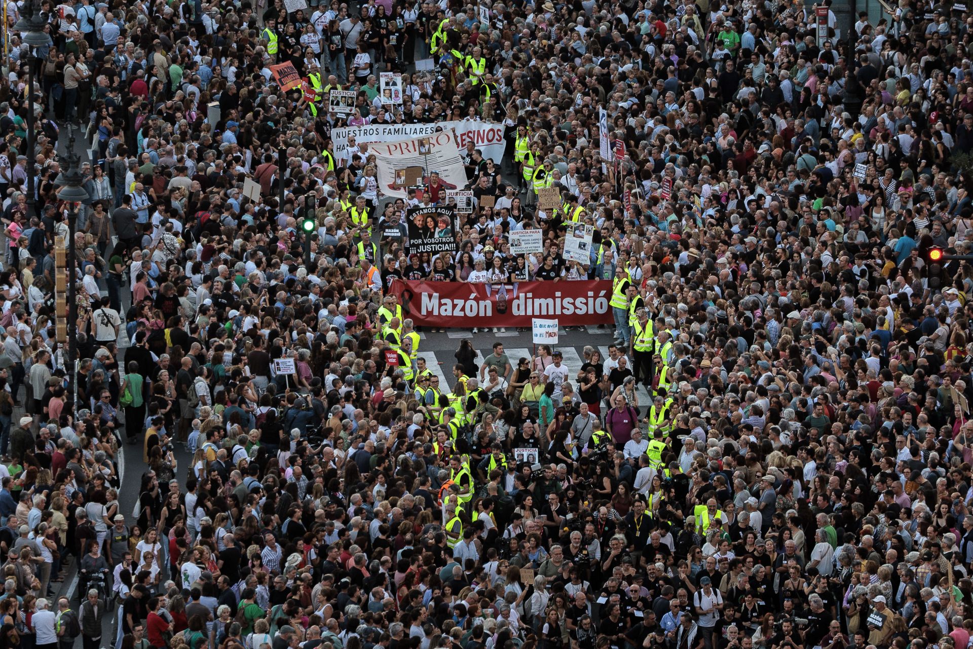 Fotos de la manifestación en recuerdo de las víctimas de la dana en el primer aniversario