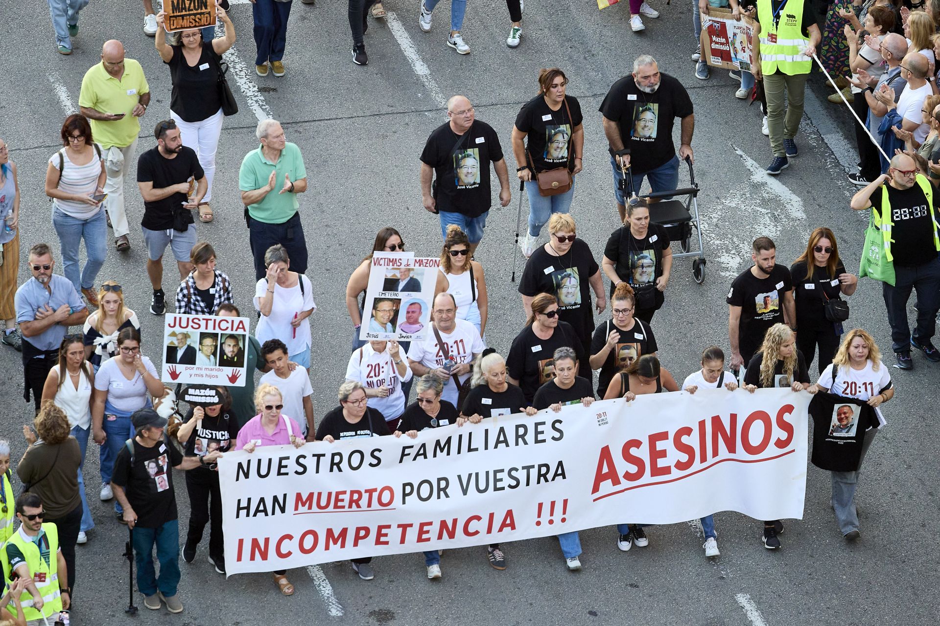 Fotos de la manifestación en recuerdo de las víctimas de la dana en el primer aniversario