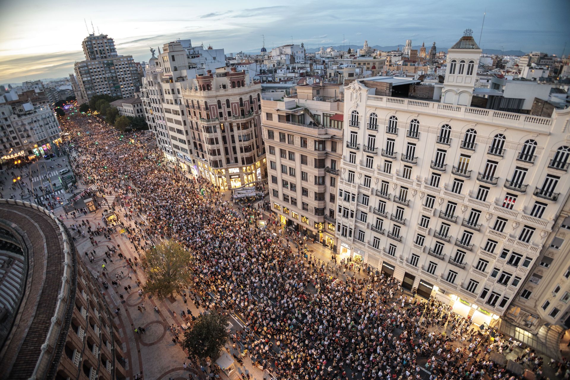 Fotos de la manifestación en recuerdo de las víctimas de la dana en el primer aniversario