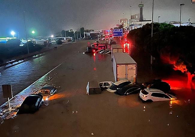 Pista de Silla a la altura de Castellar-oliveral.