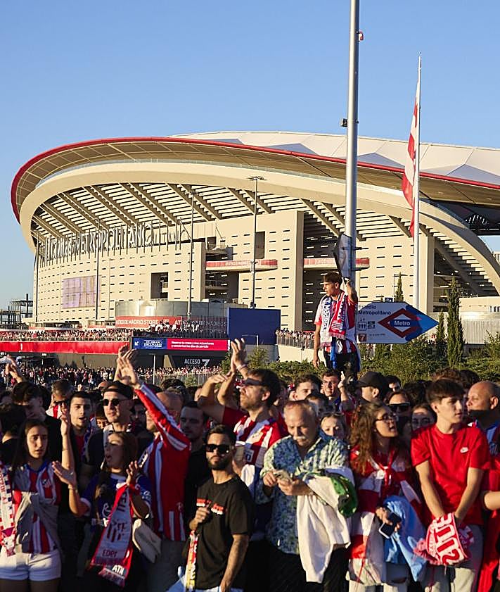Imagen secundaria 2 - El futuro que le espera a Mestalla
