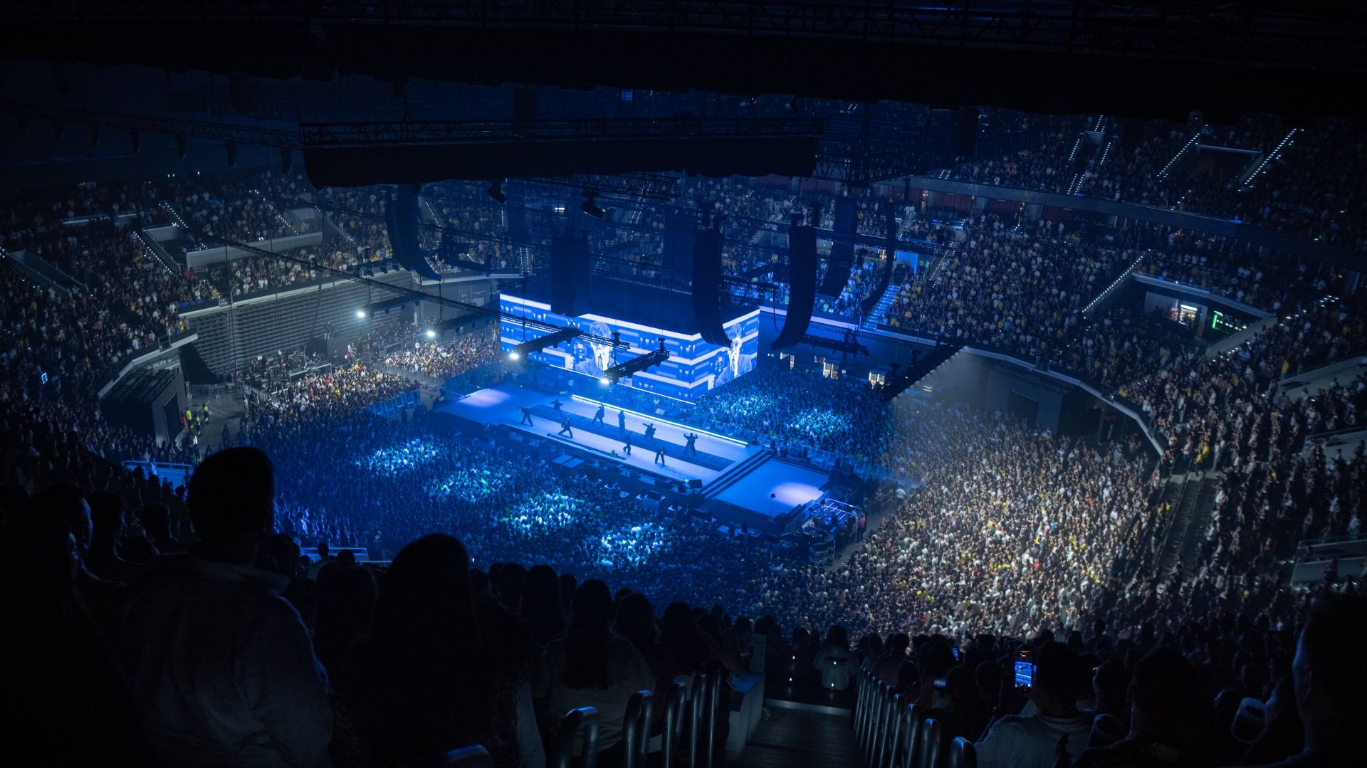 FOTOS | Quevedo pone a bailar al Roig Arena