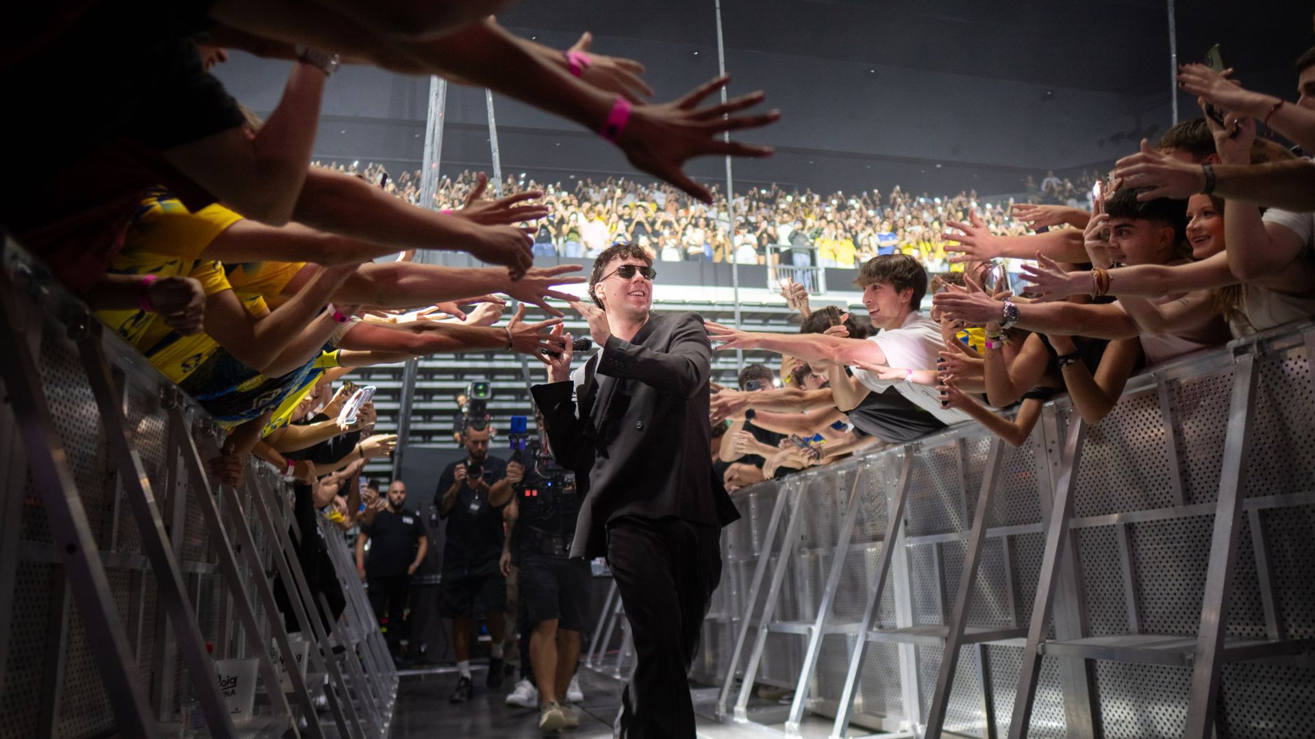 FOTOS | Quevedo pone a bailar al Roig Arena