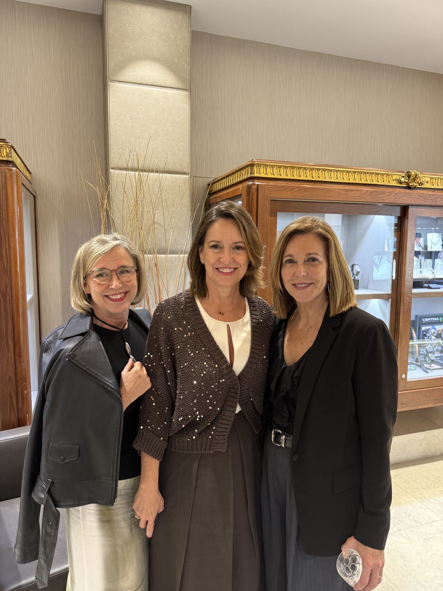 Carmela Oltra, Alicia Torres y María Mompó.