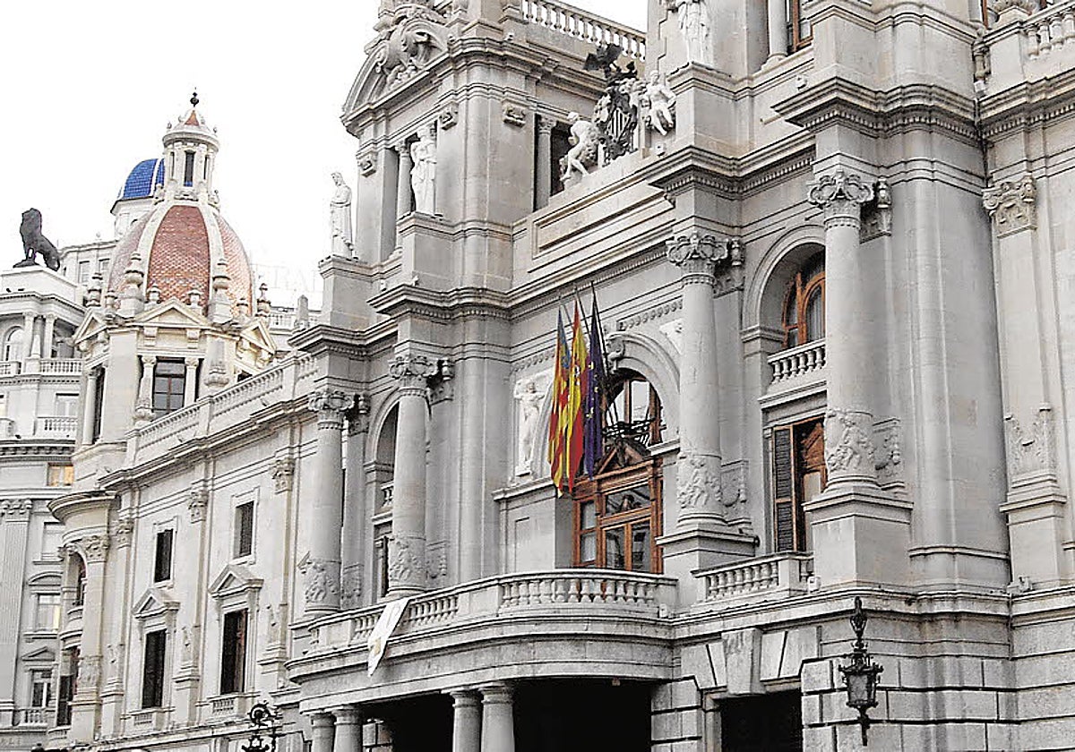Fachada del Ayuntamiento de Valencia en una imagen de archivo.