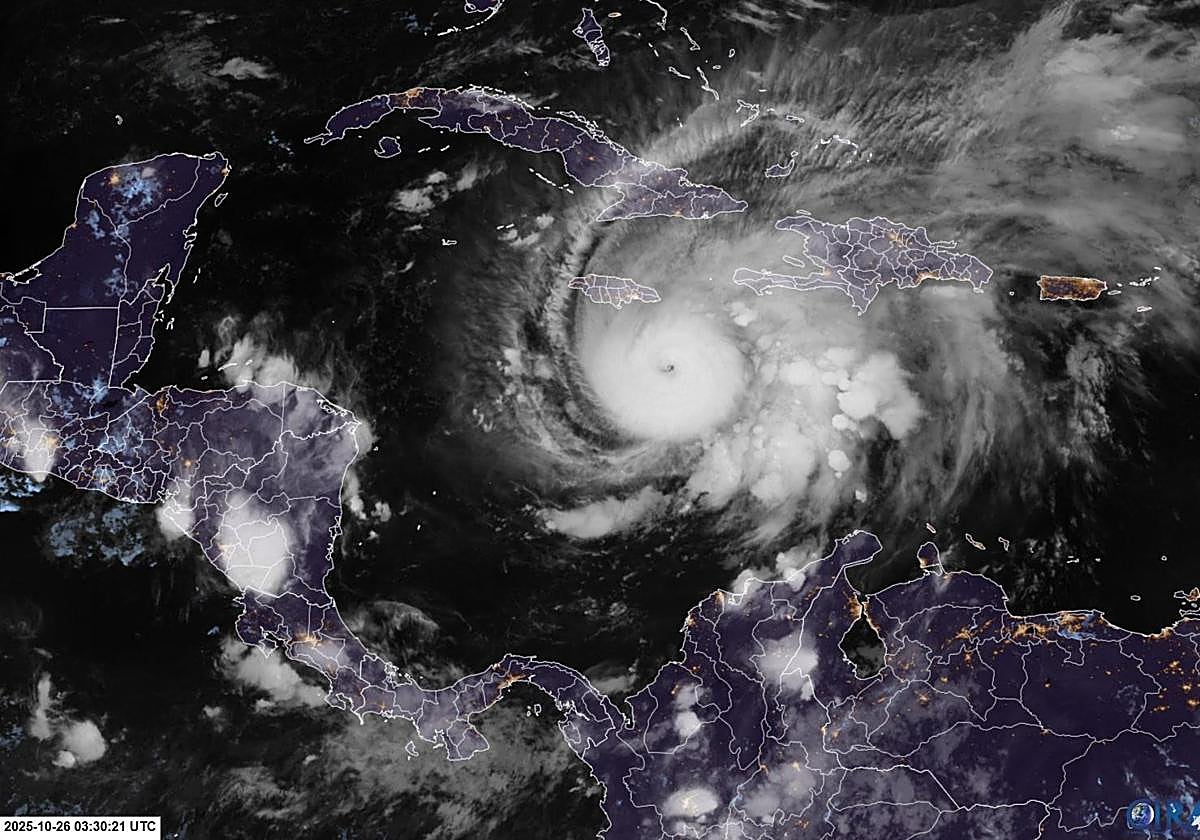 Formación y desplazamiento del huracán Melissa en el Caribe.