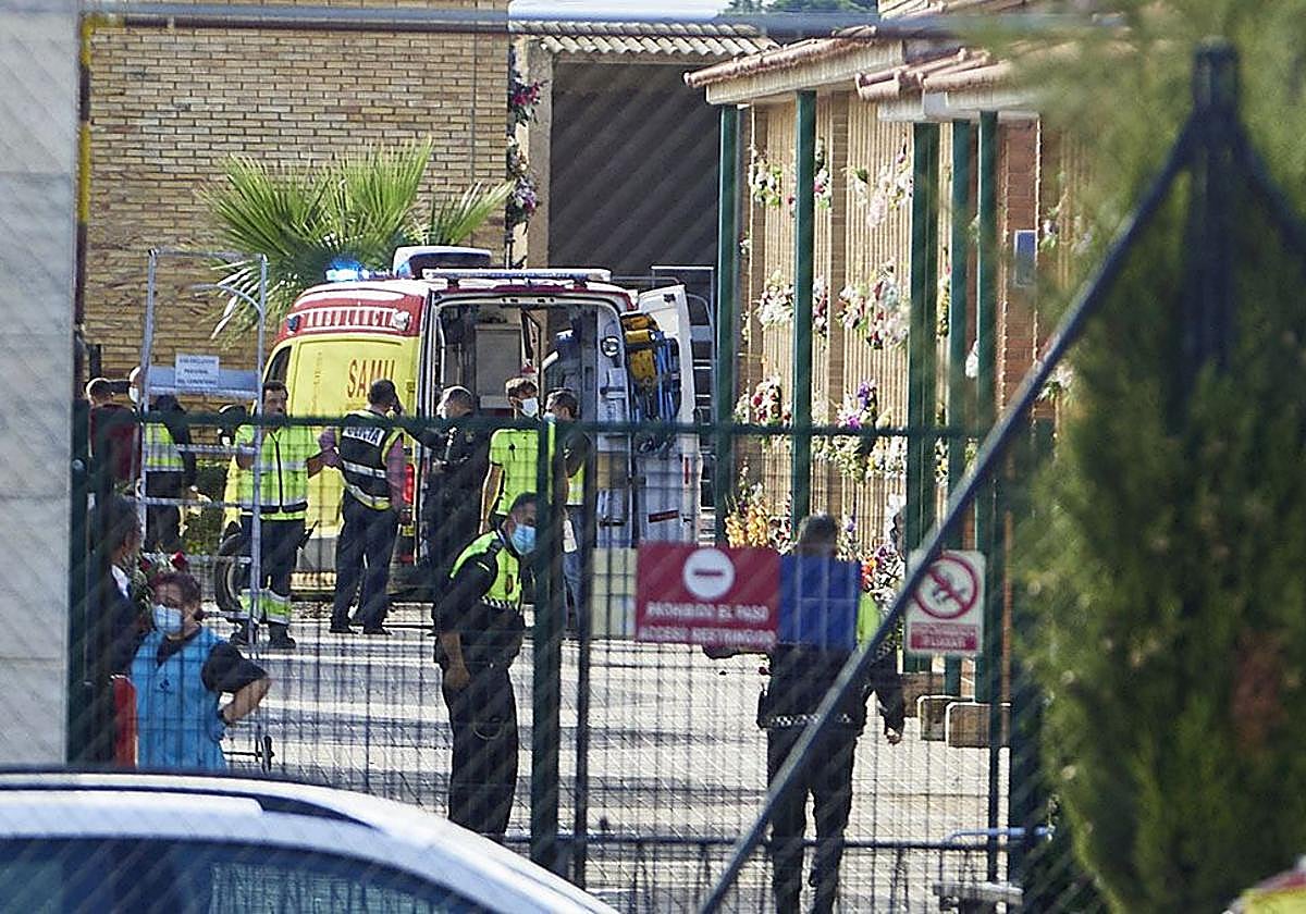 Acceso al cementerio de Torrent en noviembre de 2021 tras el crimen