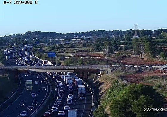 Atascos en la A-7 este lunes.