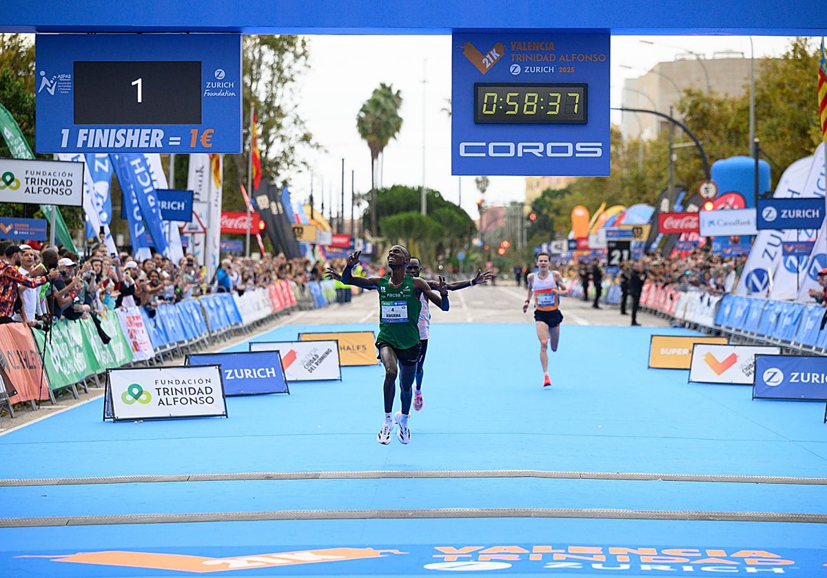 Rodrigue Kwizera, en su llegada a meta.