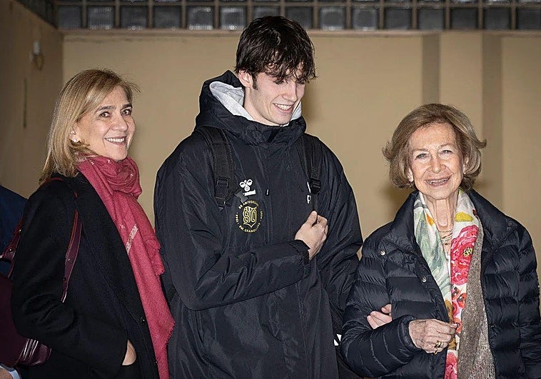 La infanta Cristina, Pablo Urdangarin y la reina Sofía en una imagen de archivo.
