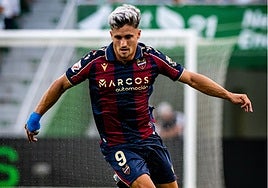 Iván Romero, con el Levante.