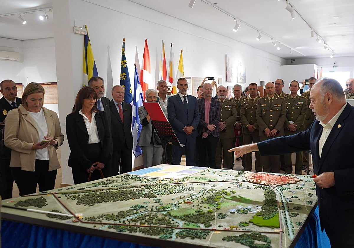 Un momento de la inauguración de la exposición.