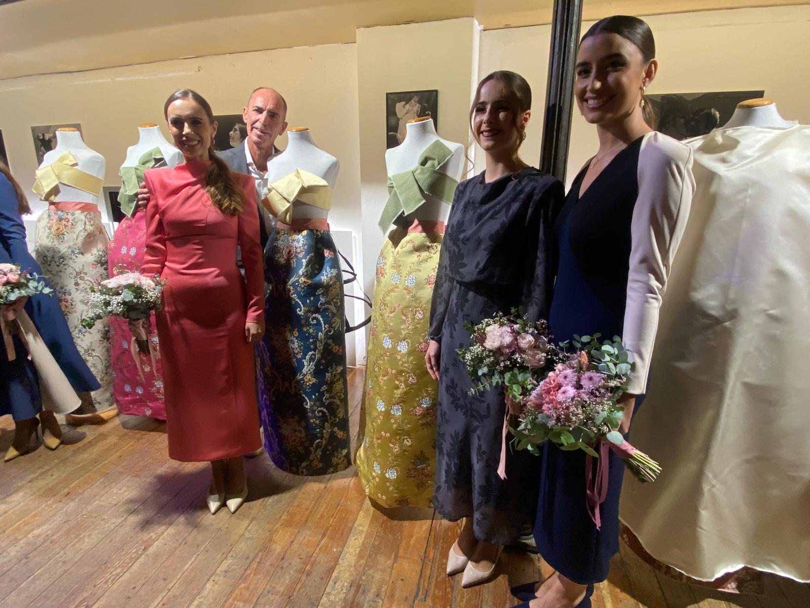 FOTOS | Así son las telas de los trajes de la corte de honor de Carmen Prades, fallera mayor de Valencia 2026