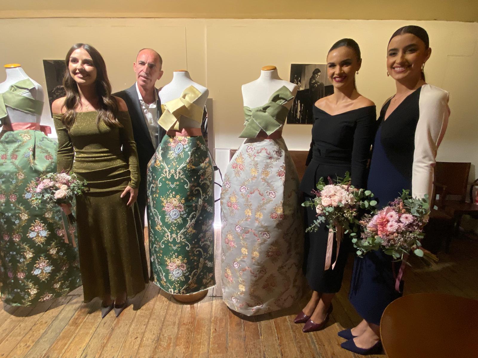 FOTOS | Así son las telas de los trajes de la corte de honor de Carmen Prades, fallera mayor de Valencia 2026