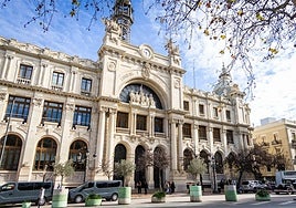 El exterior del Palacio de las Comunicaciones de Valencia.