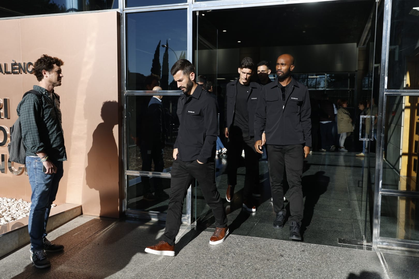 Fotos: el mundo del fútbol despide a Ochotorena en el tanatorio de Valencia